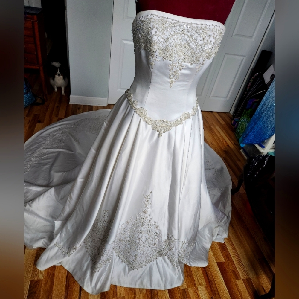 Maggie Sottero Ball Gown white and silver with pearls size 10 Wedding Gown